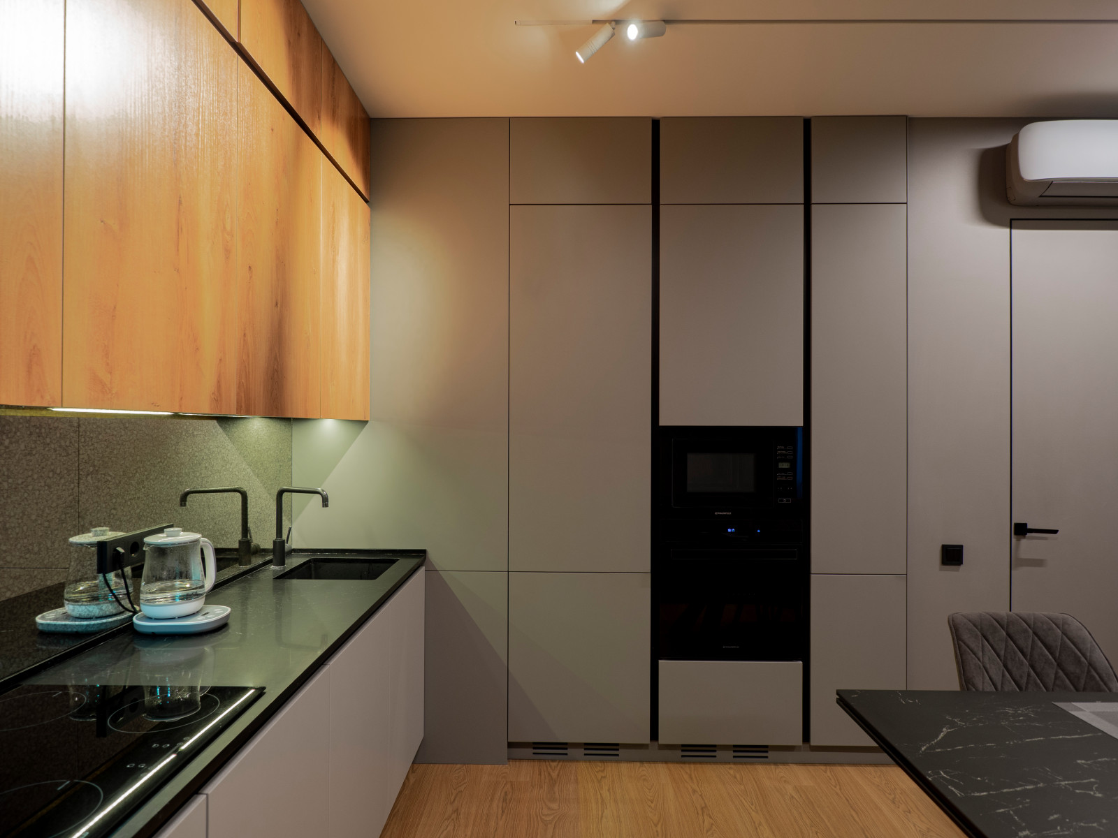 Стильная кухня в минималистичном стиле