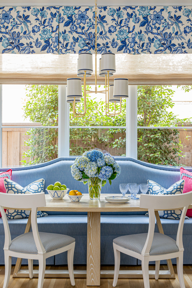 Example of a transitional home design design in Dallas
