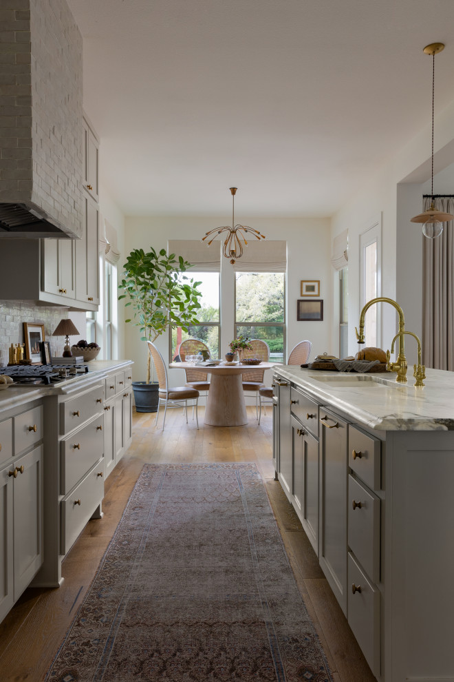 Transitional kitchen photo in Austin