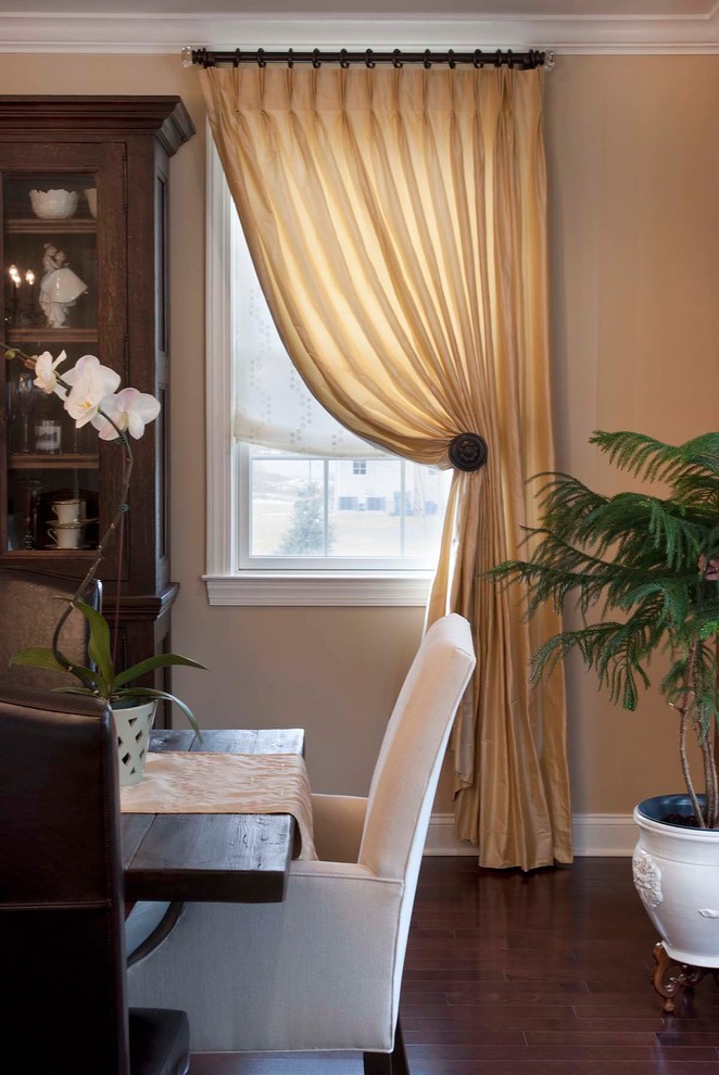 Home design - transitional home design idea in New York