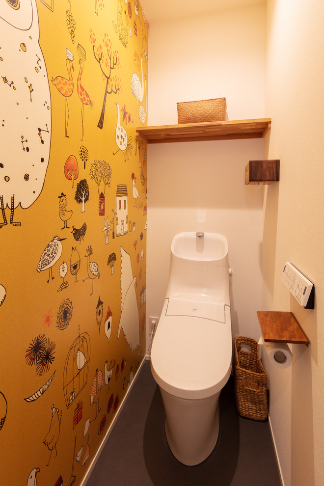 This is an example of a modern powder room in Osaka.