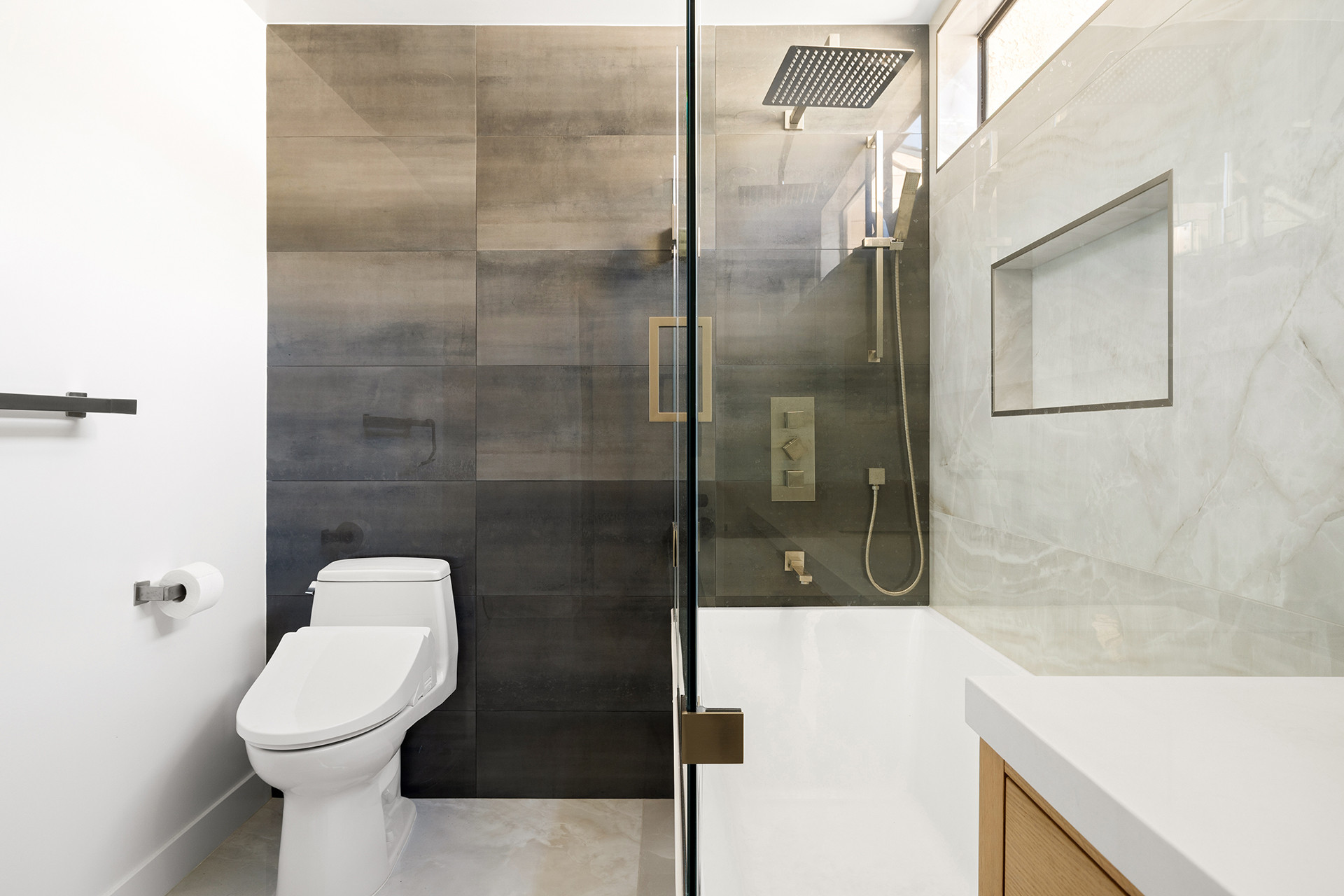 Woodland Hills, CA / Bathroom Remodel