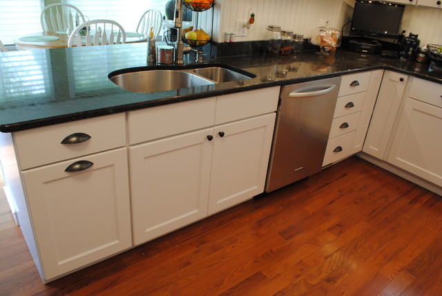 Transitional Kitchen Expansion klassisch-modern-kueche