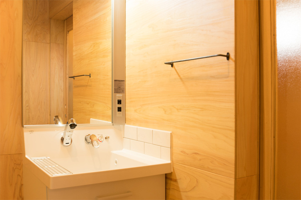 This is an example of a small cloakroom in Kobe with white cabinets, brown tiles, porcelain tiles, brown walls, an integrated sink, brown floors, white worktops, a freestanding vanity unit, a wood ceiling and wood walls.