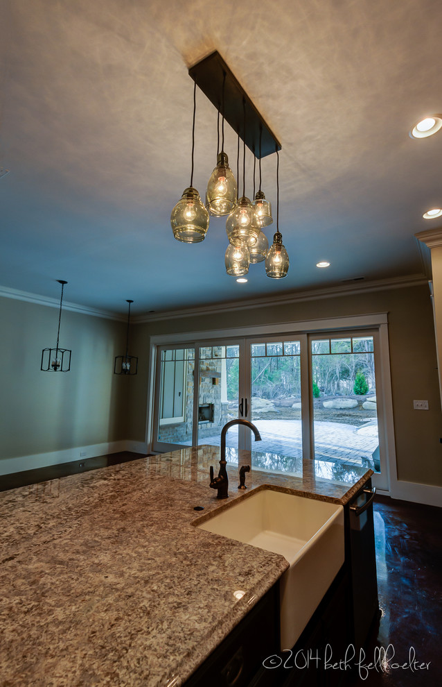 Kitchen - transitional kitchen idea
