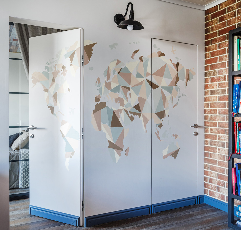 Художественная роспись в интерьере "Декоративная карта Мира"