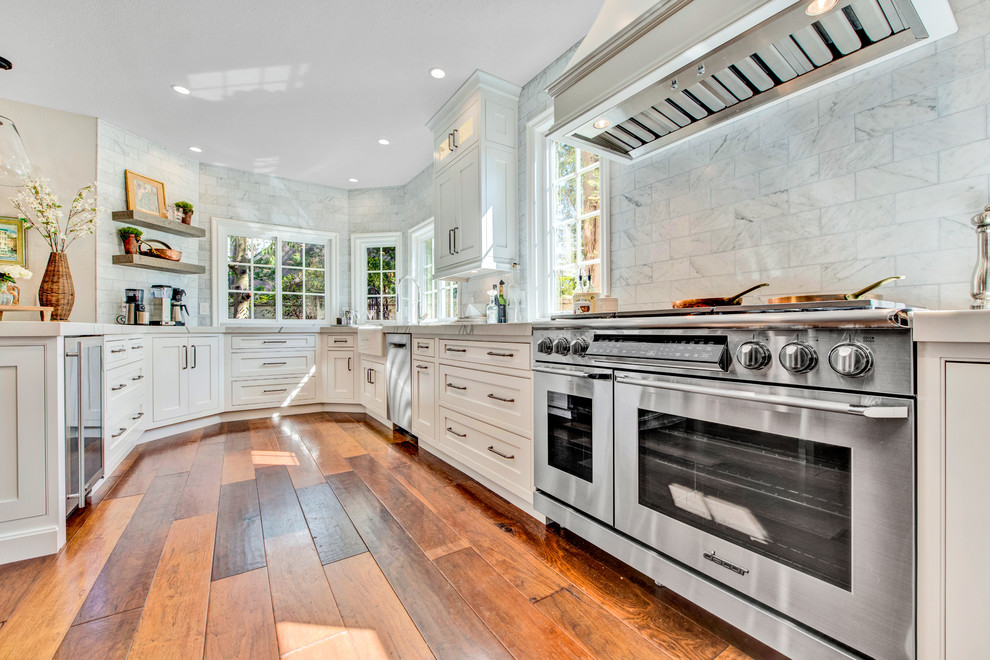 Transitional kitchen photo in Los Angeles
