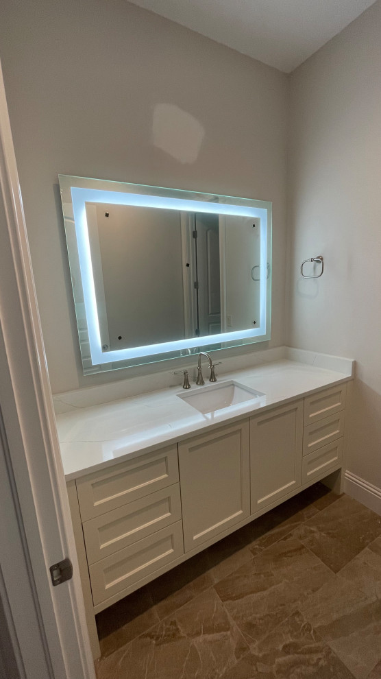 Large transitional home design photo in Miami