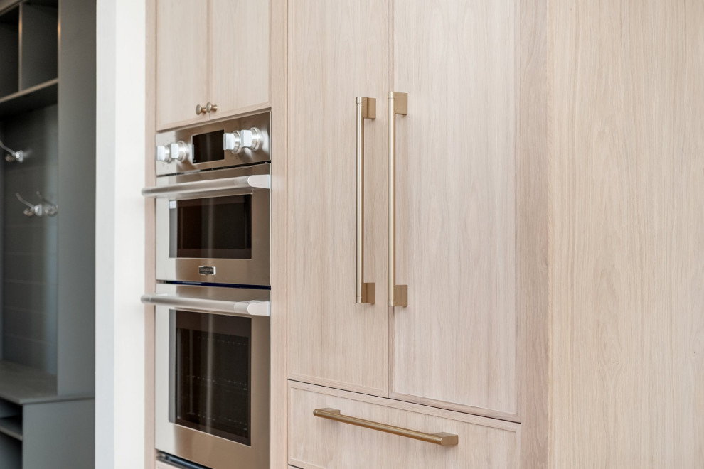 Kitchen - transitional kitchen idea