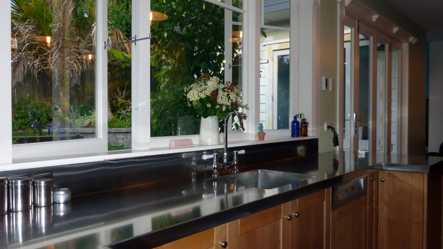 Kingsland kitchen traditional-kitchen