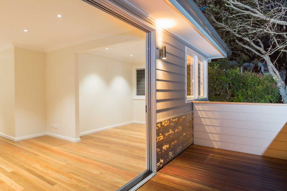 Design ideas for a beach style verandah in Sydney.