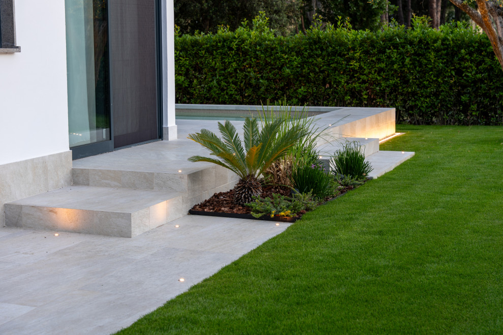 Villetta con piscina e progettazione illuminazione