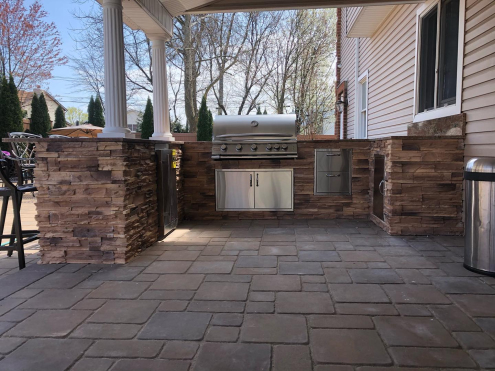 U-Shaped Outdoor Kitchen