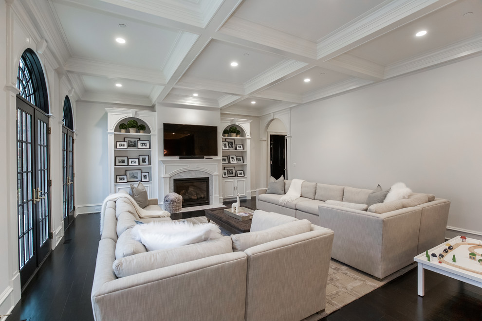 Example of a transitional home design design in DC Metro