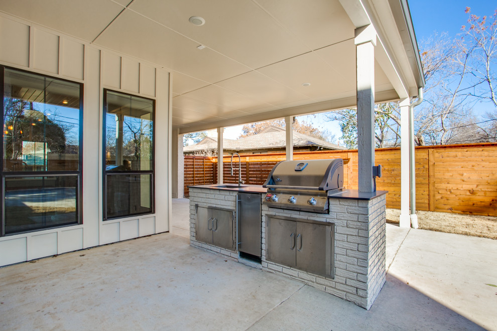 Transitional exterior home photo in Dallas