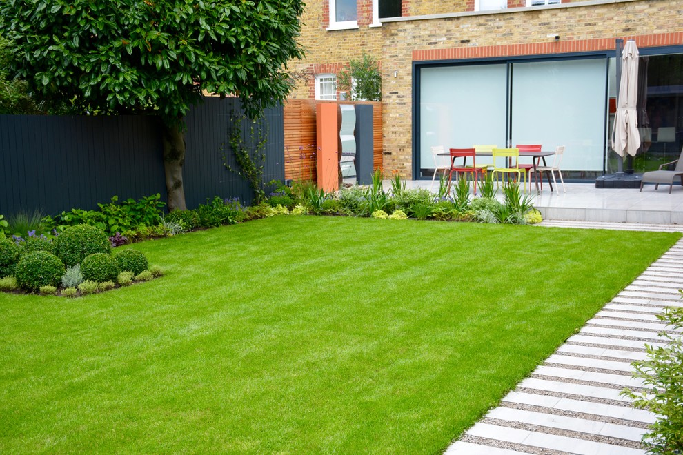 Inspiration for a medium sized contemporary back full sun garden for summer in London.