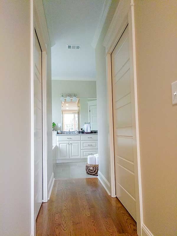 Design ideas for an arts and crafts hallway in Other.