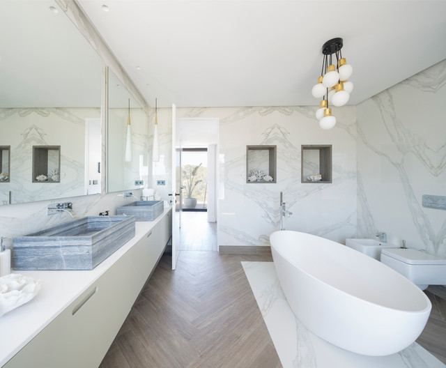 Vivienda en Ibiza modern-badezimmer