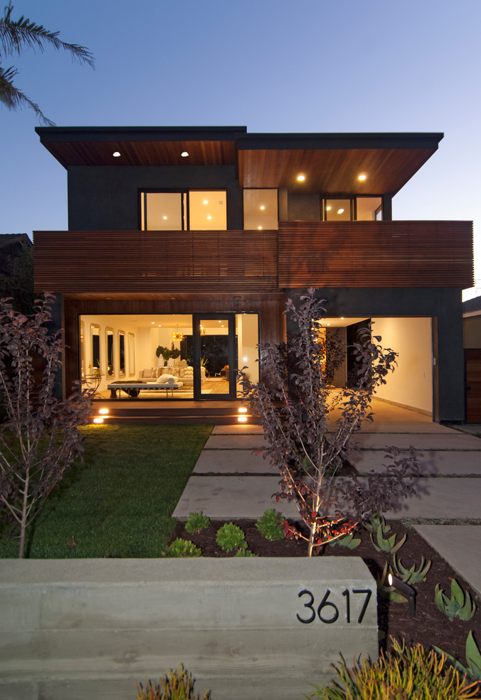 Design ideas for a modern exterior in Los Angeles.