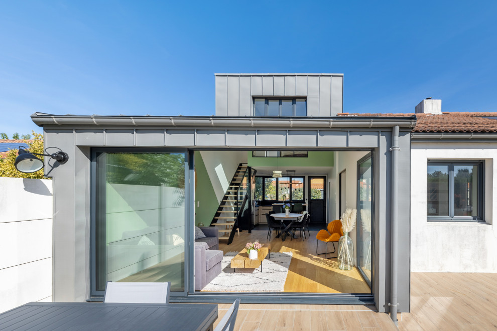 Large contemporary exterior in Nantes.