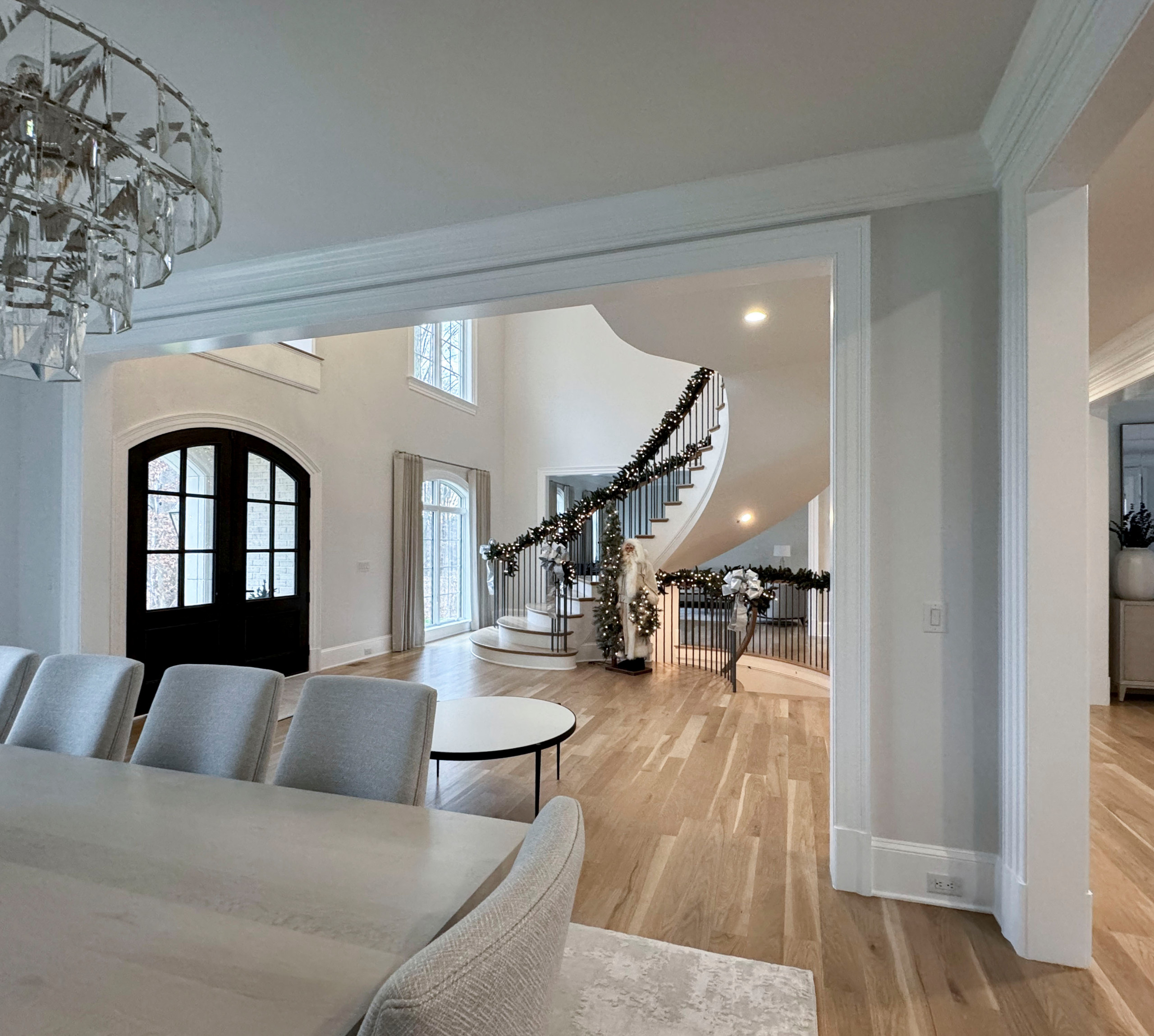 116_Elegant & Eye-catching Curved Staircase, Leesburg VA 20175