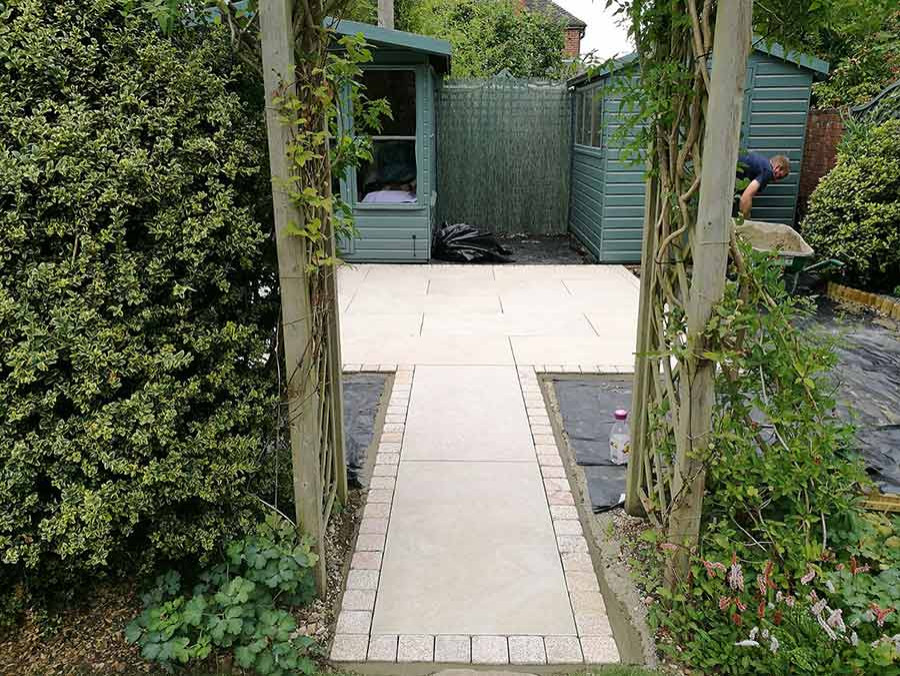 Patio - contemporary patio idea in Oxfordshire