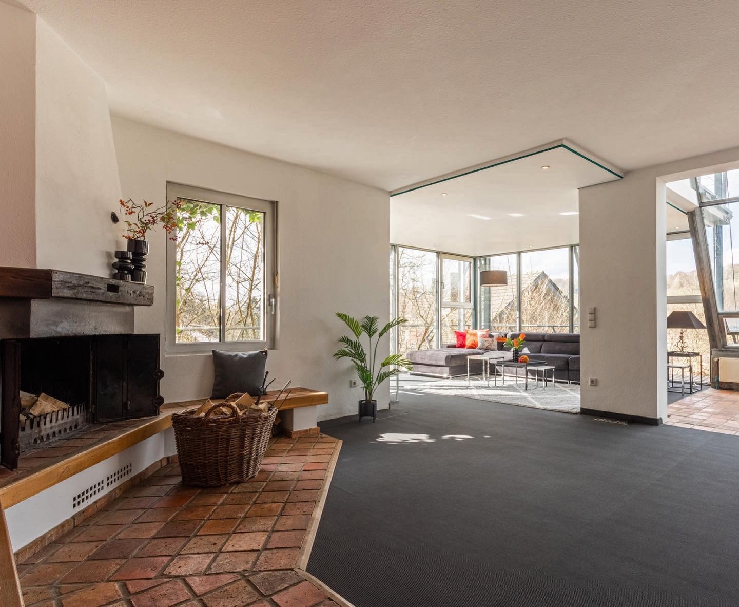 リビング 黒い天井 のインテリア実例画像 21年9月 Houzz ハウズ