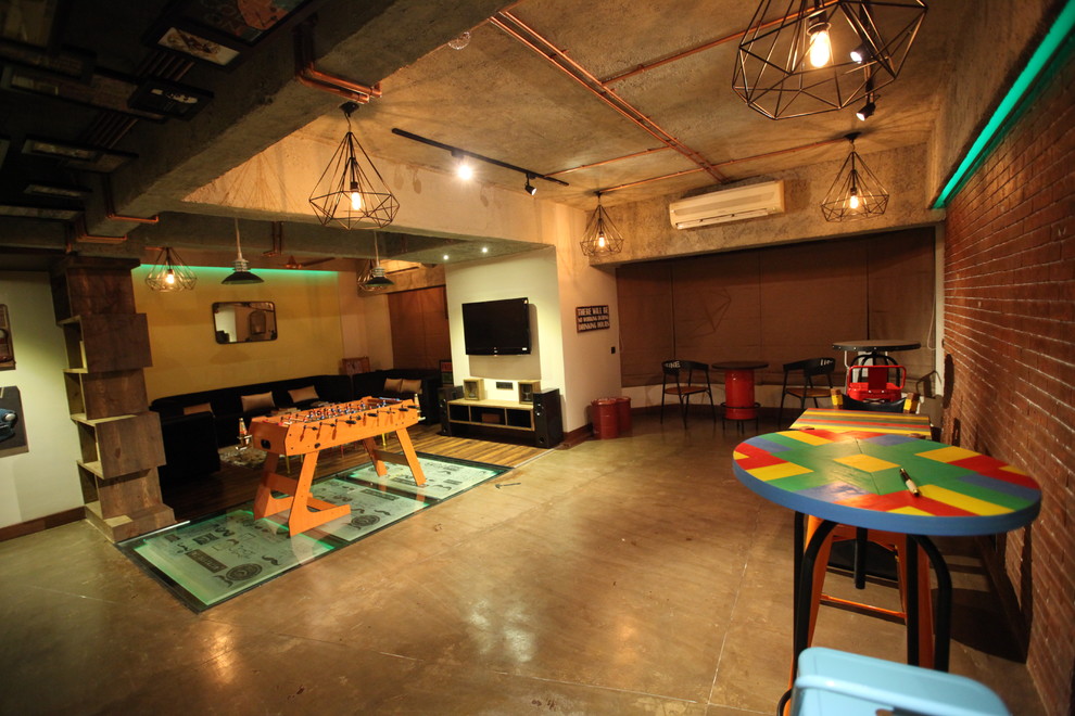 Photo of an industrial living room in Mumbai.