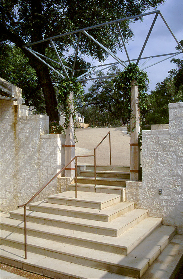 Example of a mountain style entryway design in Austin