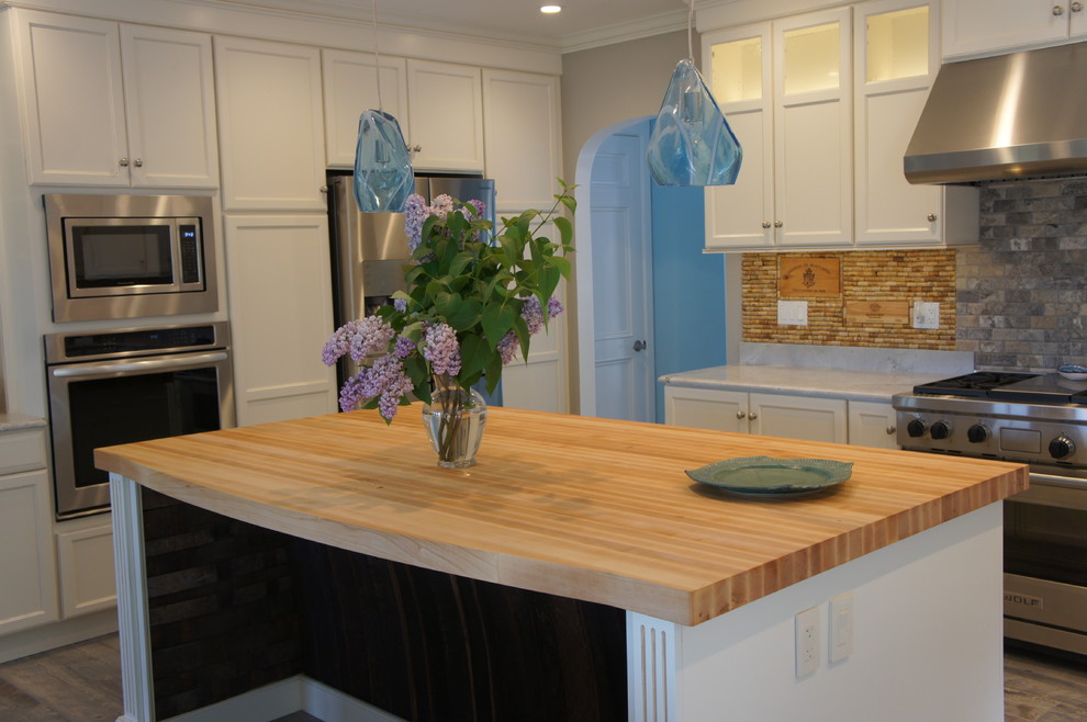 Mid-sized beach style kitchen in Providence.