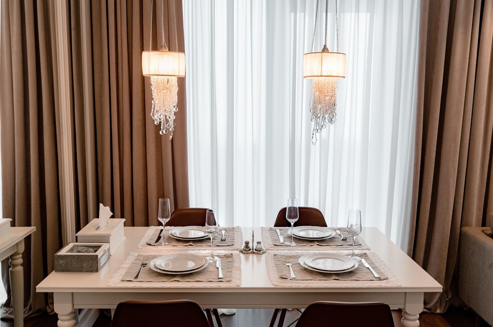 This is an example of a contemporary dining room in Moscow.