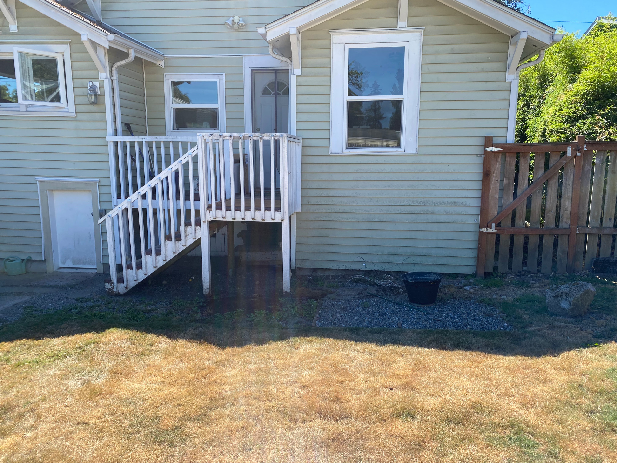 Composite Deck with Aluminum Railing