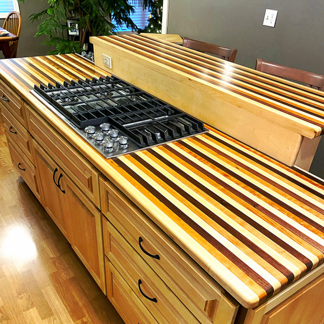 Mixed Edge Grain Butcher Block Countertop minimalistisch-kueche