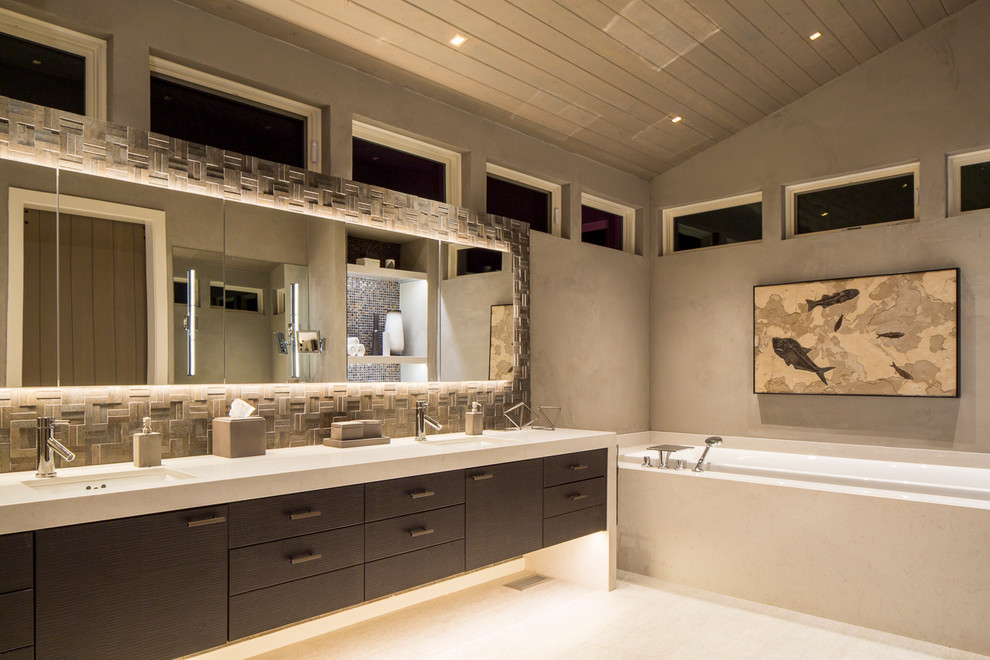 Bathroom - transitional bathroom idea in Jackson
