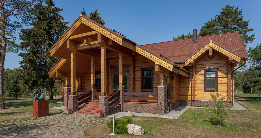 Деревянный дом в классическом стиле