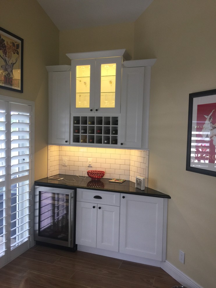 Kitchen - transitional kitchen idea in Miami