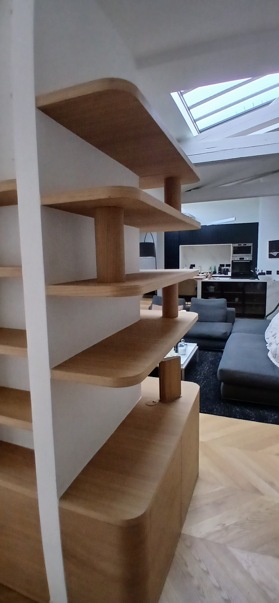 Bibliothèque suspendue et meuble TV