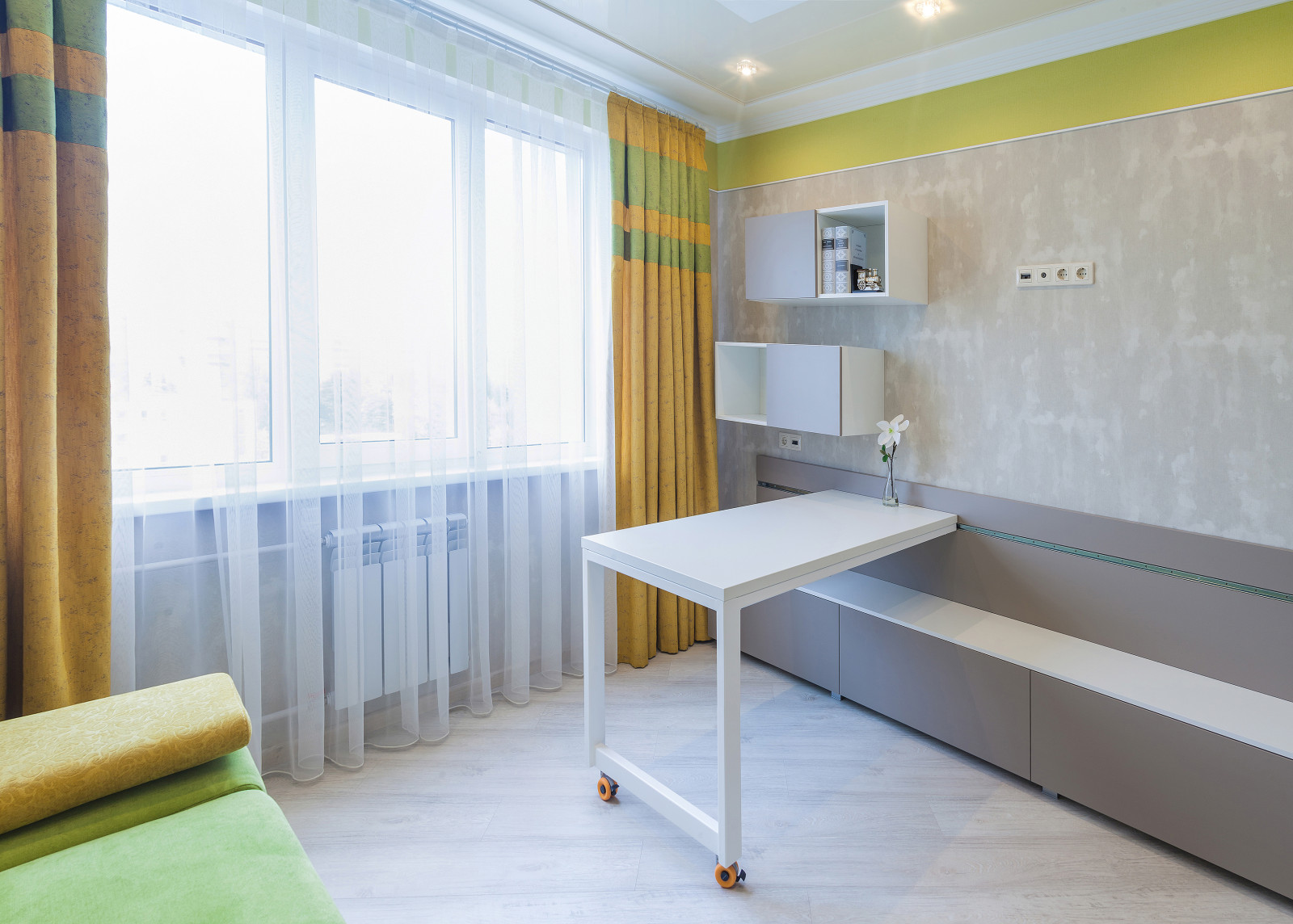 Современная квартира в светлых тонах