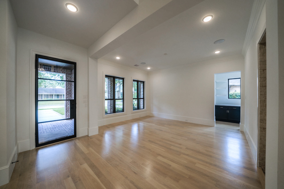 Entryway - transitional entryway idea in Houston