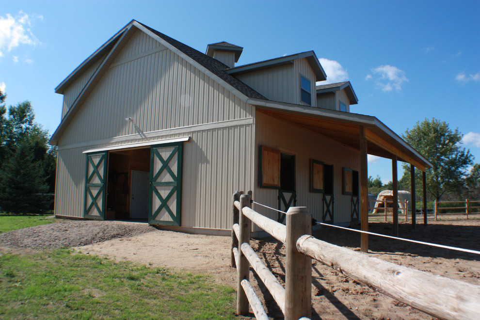 Design ideas for an expansive country detached barn in Grand Rapids.