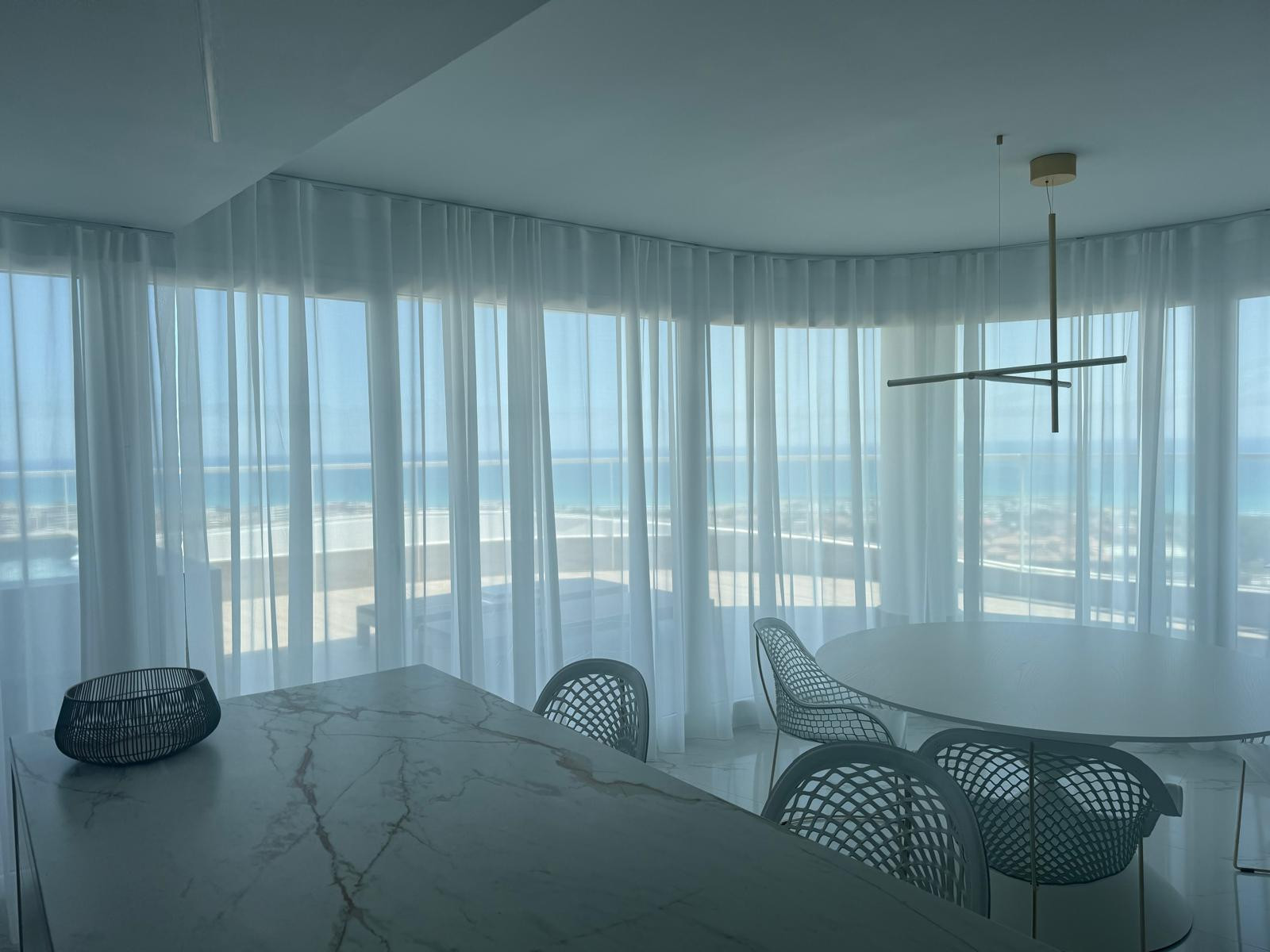 Proyecto de interiorismo/ reforma integral Ático junto al mar ( en curso)