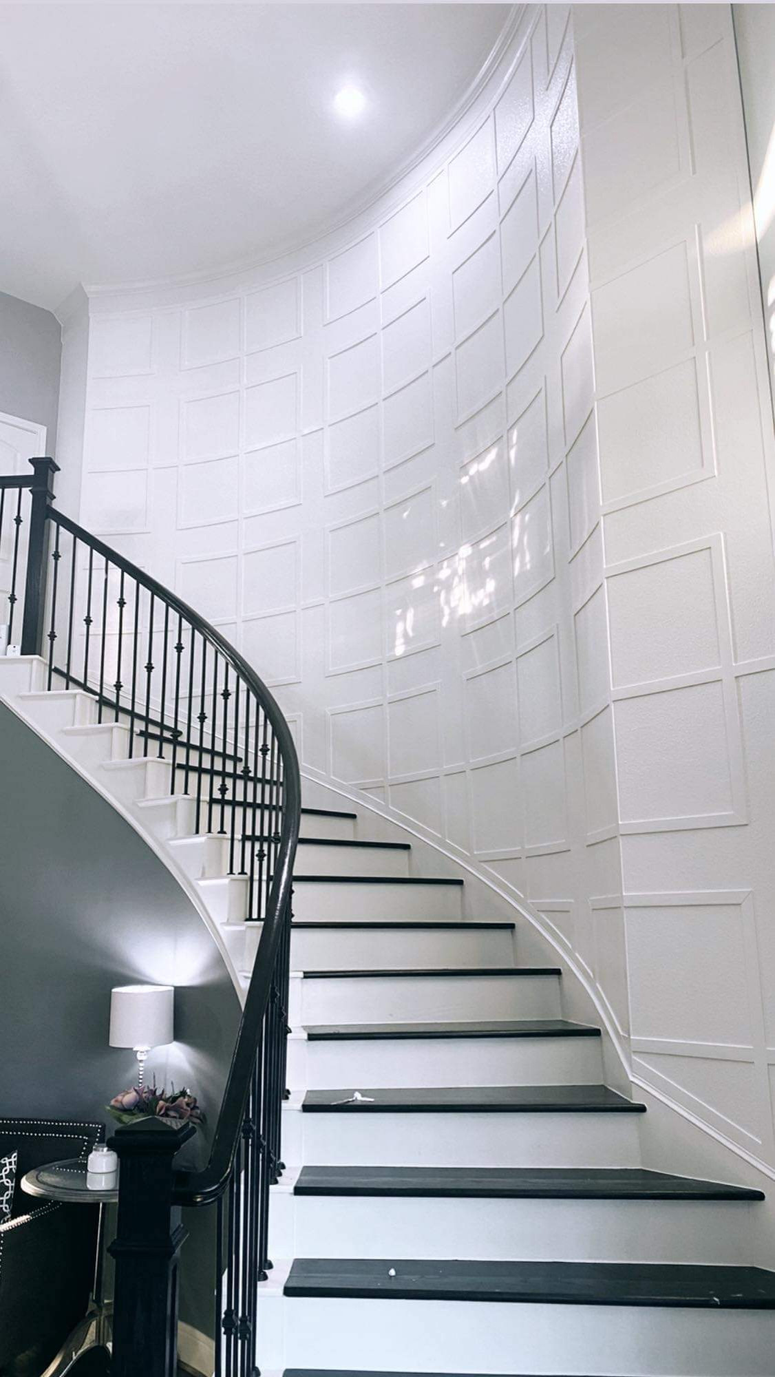 Accent Wall Designs On Curved Staircase