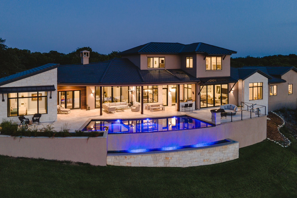 Transitional home design photo in Austin