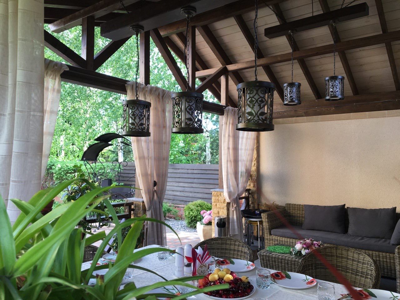 Любимовка. Беседка в пейзажном саду.