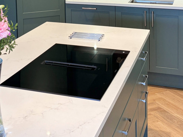 Green & Walnut Shaker Kitchen in Guildford klassisk-koekken