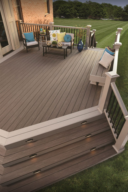 Decks american-traditional-terrace