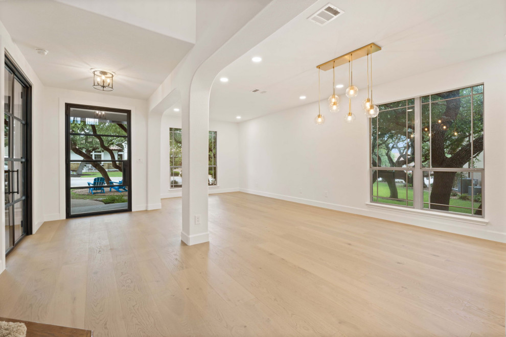 Entryway - transitional entryway idea in Austin