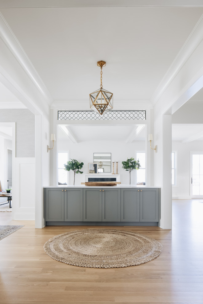Inspiration for a transitional home design remodel in Chicago