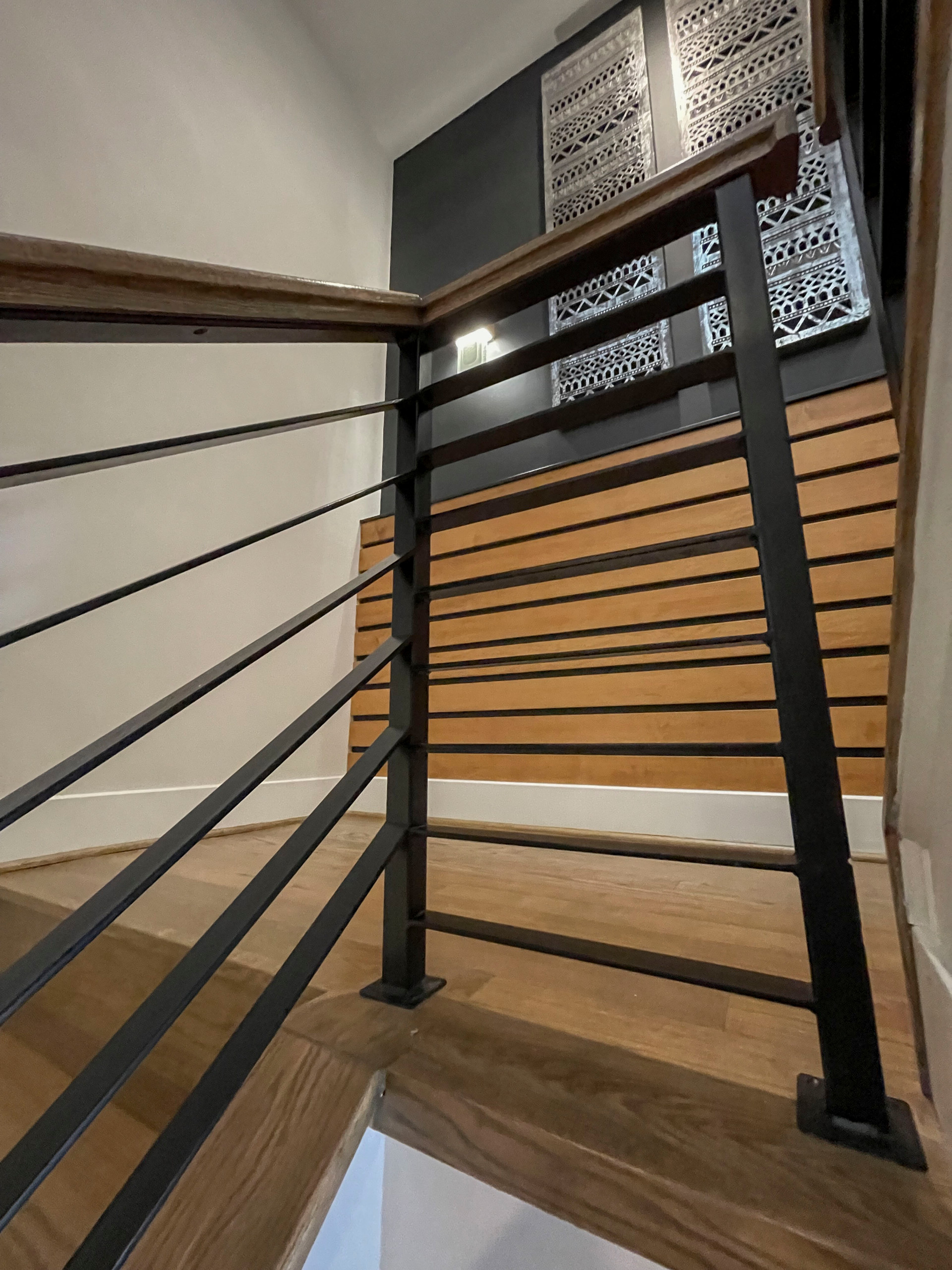 113_Floating Straight- Stringers with No Risers in Contemporary Home, Bethesda M