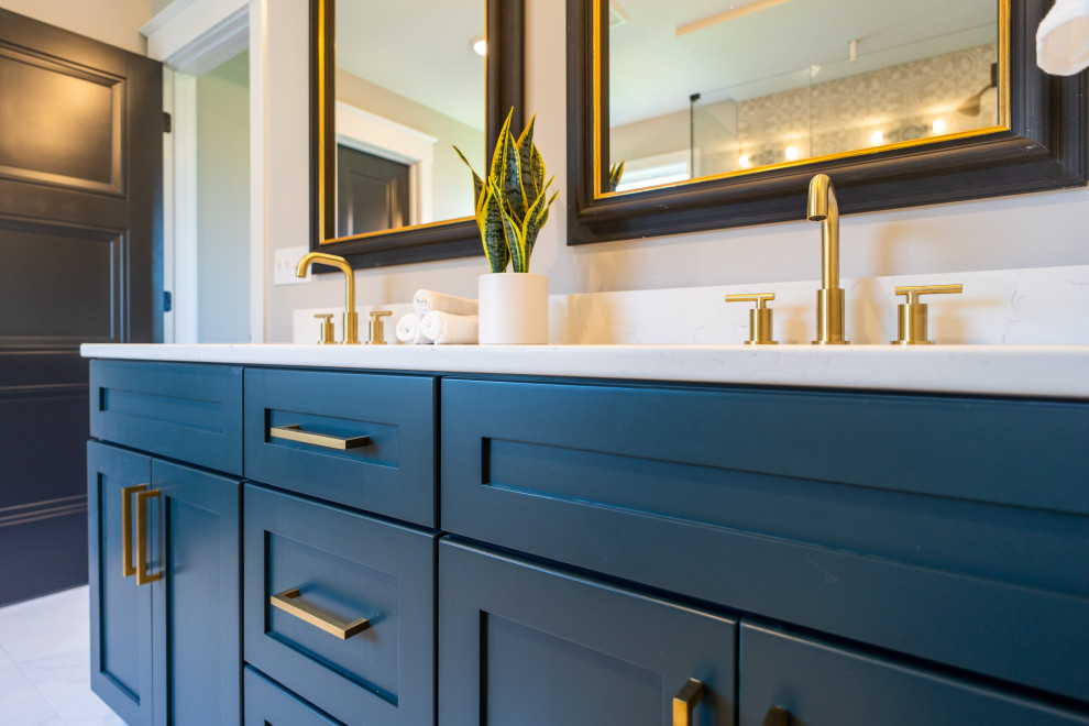 Home design - transitional home design idea